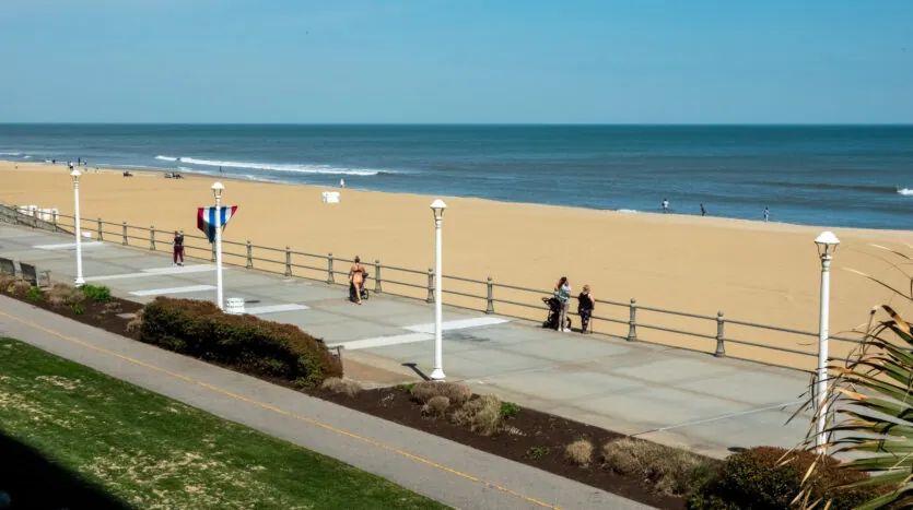 virginia beach oceanfront boardwalk